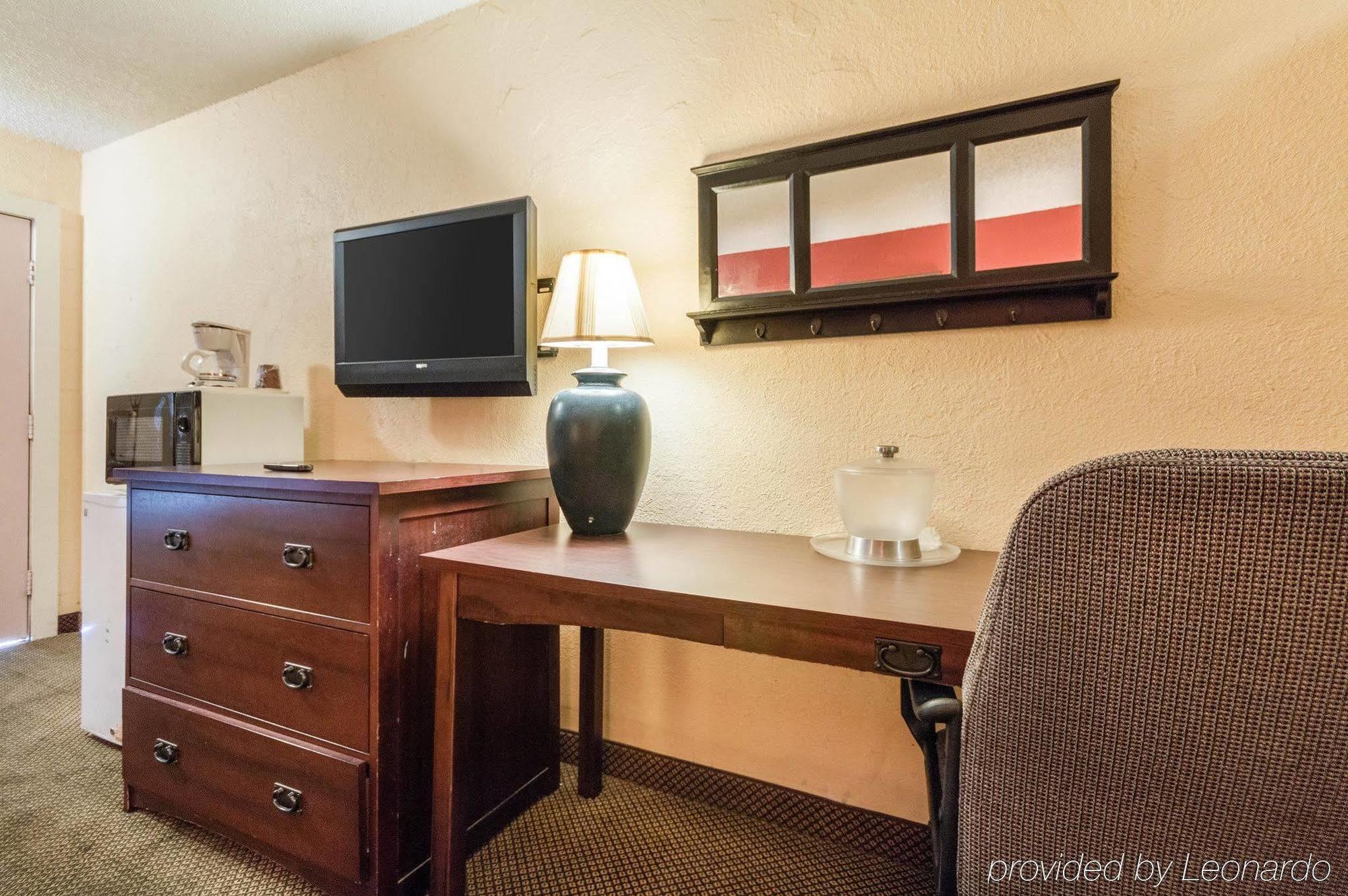 Raider Inn Lubbock Bagian luar foto